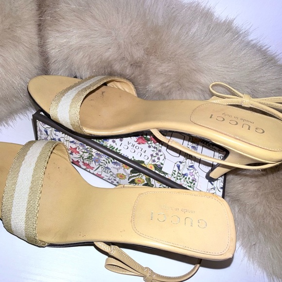 Gucci Women's Cream and Tan Sandals - Picture 3 of 8